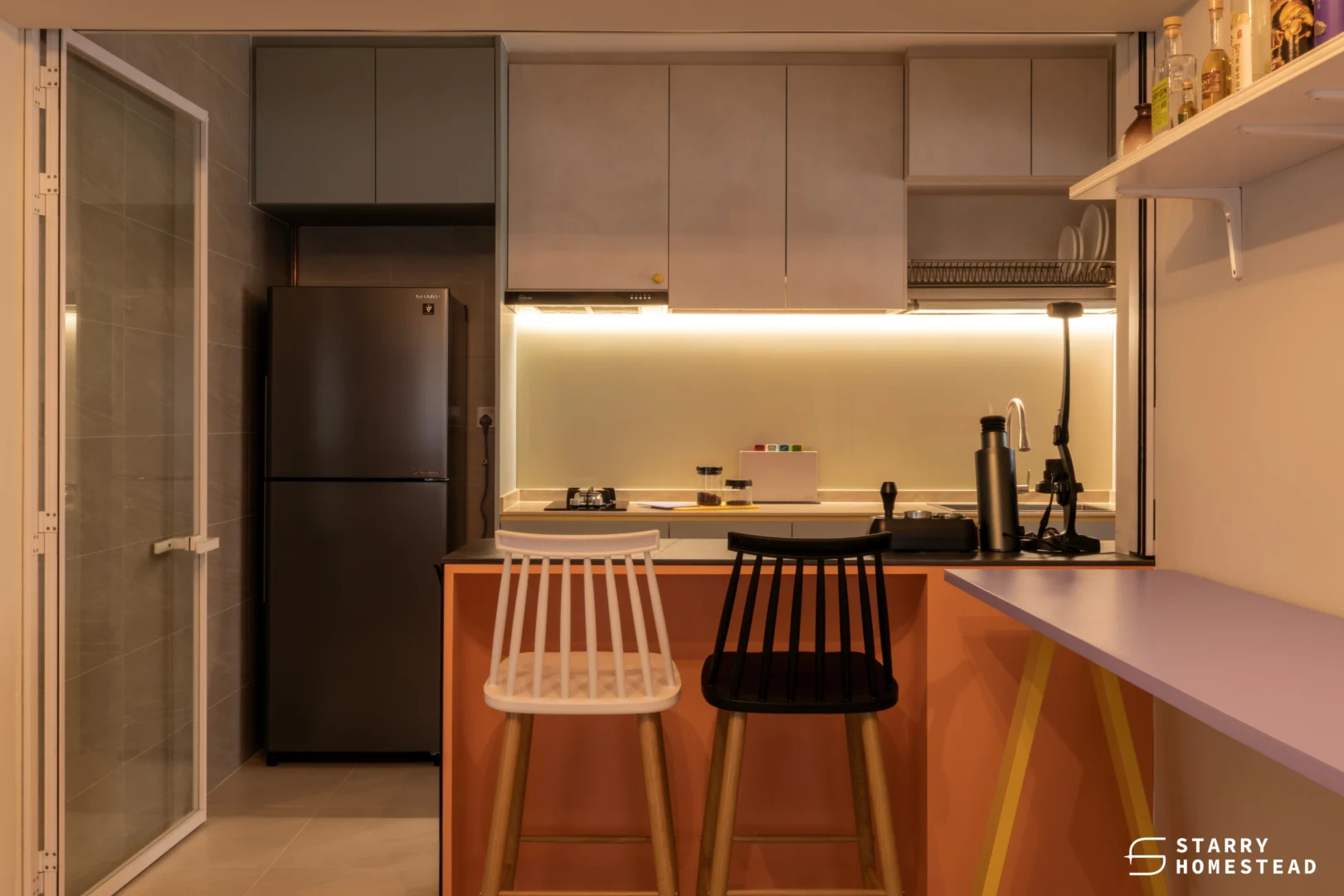 HDB kitchen peninsula