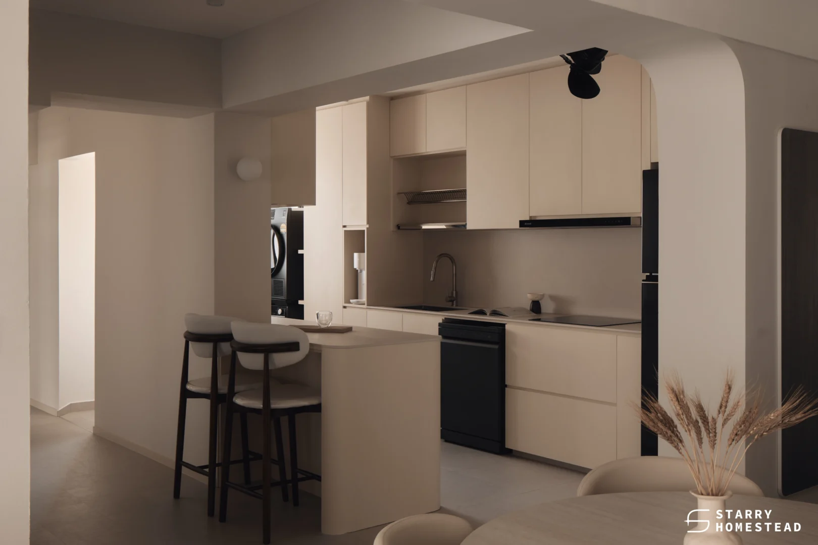 Kitchen Island vs Peninsula