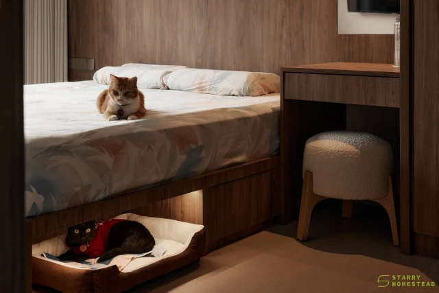 The customised pet-friendly bed frame provides your furry friend with extra space for resting and playing.
-
Plantation Village // Modern Organic
Designer: Rick
-
#singapore #renovation #interiordesign #sgreno #sgid
#bto #hdb #condo #modern
#organic #livingroom #kitchen #bedroom
#masterbedroom #bathroom