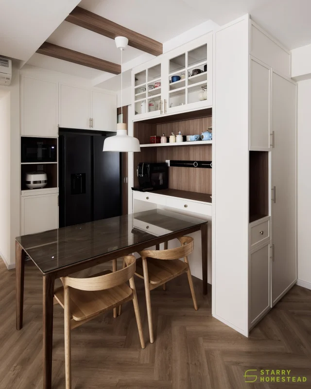 The wooden ceiling beams harmonise beautifully with pastel colours, crafting a space that exudes rustic charm while maintaining an air of sophistication.
-
Parc Central Residences // French Country
Designer: Zi Nuo
-
#singapore #renovation #interiordesign #sgreno #sgid #sghome #hdb #bto #condo #modern #french #country #diningarea