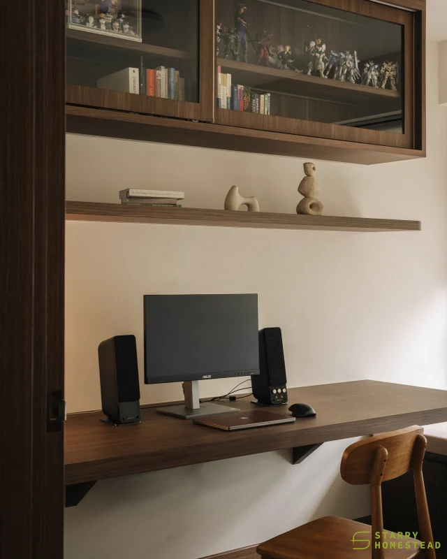 Wood as the main material brings warmth and elegance, immersing you in an atmosphere that inspires unlimited creativity.
-
Punggol Point Cove // Creamy Muji
Designer: Ying Xing
-
#starryhomestead #singapore #renovation #interiordesign #qanvast #homematch #hometrust #sghomedecor #interiordesigninspo #sgreno #sgid #sghome #hdb #bto #condo #landed #commercial #scandinavian #modern #minimalist #creamy #muji #studyroom #workingarea