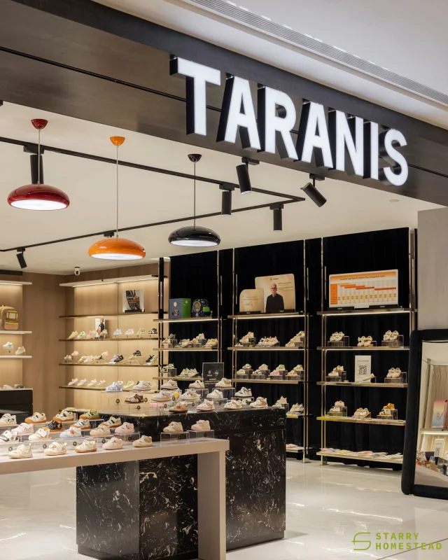 With gold accents and clean lines, the wooden and marble elements add a trendy and elegant touch.
-
Raffles City - Retail // Modern
Designer: Rayson
-
#starryhomestead #singapore #renovation #interiordesign #qanvast #homematch #hometrust #sghomedecor #interiordesigninspo #sgreno #sgid #sghome #hdb #bto #condo #landed #commercial #retail #modern #luxury #scandinavian