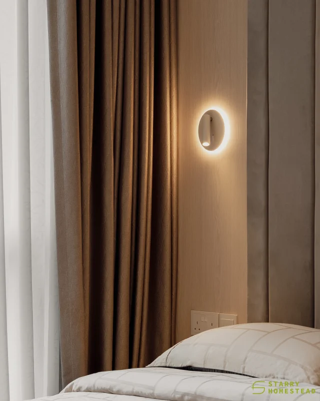 Just a little light to spark a sweet dream.
-
Amber Park // Modern Luxury
Designer: Darien
-
#starryhomestead #singapore #renovation #interiordesign #qanvast #homematch #hometrust #sghomedecor #interiordesigninspo #sgreno #sgid #sghome #hdb #bto #condo #landed #modern #luxury #bedroom