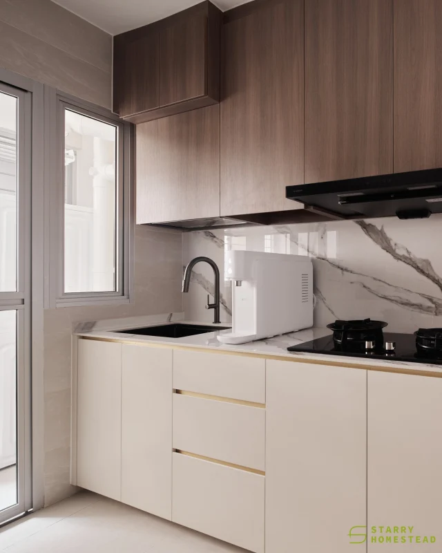 As the heart of the home, the kitchen can be both functional and sophisticated. Thoughtful luxury in its design transforms everyday cooking into a heavenly experience.
-
Garden Court @ Tengah // Creamy Luxury
Designer: Si Han
-
#starryhomestead #singapore #renovation #interiordesign #qanvast #homematch #hometrust #sghomedecor #interiordesigninspo #sgreno #sgid #sghome #hdb #bto #condo #landed #modern #luxury #creamy #minimalist #kitchen