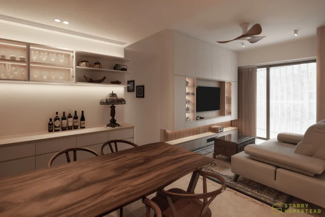 A modern Scandinavian theme comes to life with neutral tones and clean design, while smart storage and display solutions keep the space functional and stylish.
-
The Reef At King's Dock // Modern Scandinavian
Designer: Nixon
-
#starryhomestead #singapore #renovation #interiordesign #qanvast #homematch #hometrust #sghomedecor #interiordesigninspo #sgreno #sgid #sghome #hdb #bto #condo #landed #commercial #scandinavian #modern #minimalist #contemporary #livingroom #diningarea