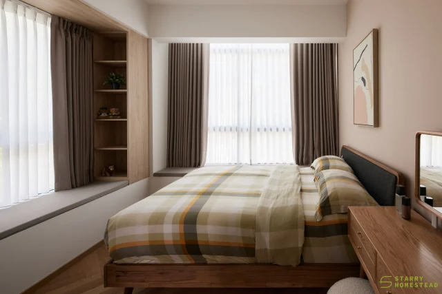 More than a resting space, the bedroom transforms into a peaceful reading corner with a window seat. 
-
Grand Duchess at St. Patrick's // Coastal Farmhouse
Designer: Chloe
-
#starryhomestead #singapore #renovation #interiordesign #qanvast #homematch #hometrust #sghomedecor #interiordesigninspo #sgreno #sgid #sghome #hdb #bto #condo #landed #commercial #modern #coastal #farmhouse #scandinavian #minimalist #bedroom