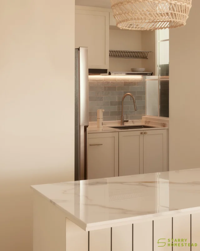 Who says warmth and modernity cannot coexist? Together, cosy woods, sleek lines, and marble bring effortless elegance and warmth to the kitchen.
-
Grand Duchess at St. Patrick's // Coastal Farmhouse
Designer: Chloe
-
#starryhomestead #singapore #renovation #interiordesign #qanvast #homematch #hometrust #sghomedecor #interiordesigninspo #sgreno #sgid #sghome #hdb #bto #condo #landed #commercial #modern #coastal #farmhouse #scandinavian #minimalist #kitchen #diningarea