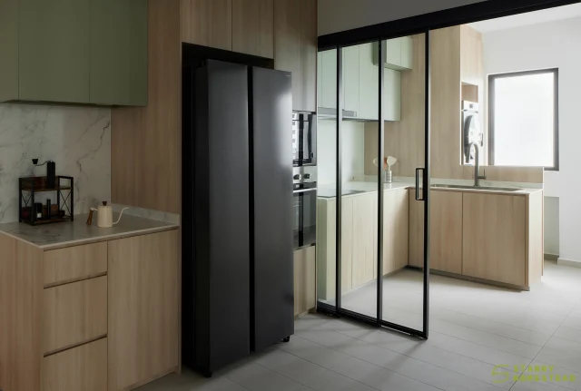 A simple way to transform my kitchen: just a push to open the glass door, making the space feel more spacious and open.
-
Bukit Panjang Ring Rd // Minimalist
Designer: Jovina
-
#singapore #renovation #interiordesign #sgreno #sgid #sghome #hdb #bto #condo #landed #commercial #scandinavian #modern #japandi #minimalist #kitchen #storage #openconceptkitchen #semiopenkitchen