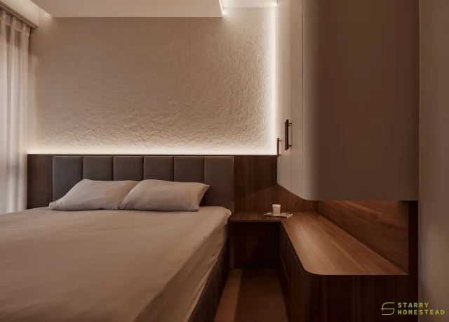 The wood and eco-clay walls create an earthy atmosphere that draws you into a calm, natural serenity.
-
Penrose // Modern Contemporary
Designer: Callie
-
#starryhomestead #singapore #renovation #interiordesign #qanvast #homematch #hometrust #sghomedecor #interiordesigninspo #sgreno #sgid #sghome #hdb #bto #condo #landed #commercial #modern #comtemporary #luxury #bedroom #wardrobe