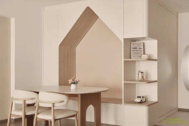 The cabinet with a home-shaped settee adds warmth, character, and practicality to the dining area.
-
Parc Clover @ Tengah // Modern Scandinavian
Designer: Chloe
-
#starryhomestead #singapore #renovation #interiordesign #qanvast #homematch #hometrust #sghomedecor #interiordesigninspo #sgreno #sgid #sghome #hdb #bto #condo #landed #commercial #modern #scandinavian #diningarea #storagesettee