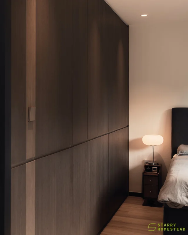 The bathroom entrance is cleverly hidden within the wardrobe, making the space look simple yet full of delightful surprises.
-
Depot Heights // Modern Contemporary 
Designer: Zheng Sheng
-
#starryhomestead #singapore #renovation #interiordesign #qanvast #homematch #hometrust #sghomedecor #interiordesigninspo #sgreno #sgid #sghome #hdb #bto #condo #landed #commercial #modern #comtemporary #luxury #bedroom #bathroom